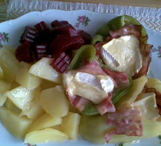 Sýry v slaninovo-paprikovém hnízdě