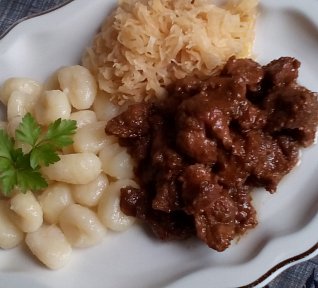 Kuřecí žaludky v pikantním sosu