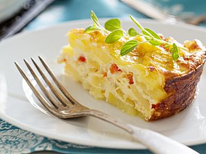 Bramborový koláč se sýrem a prosciuttem