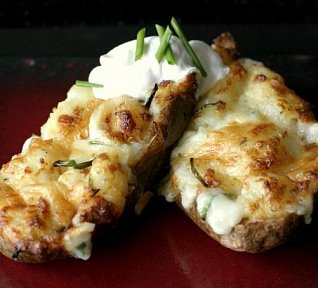 Brambory se sýrovou náplní