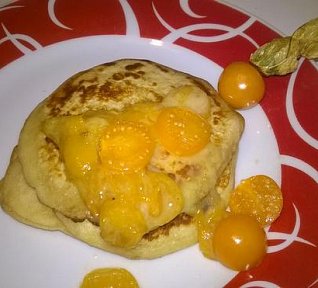 Lívance s přelivem z physalis