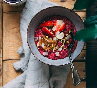 Jahodová ovesná kaše