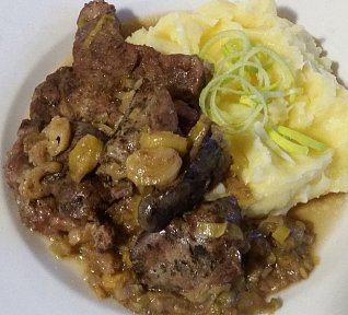 Játrová krkovička na pórkovém sosu