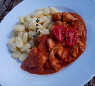 Kuře v rajčatové omáčce Kuře v rajčatové omáčce