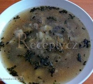 Houbová polévka s pižlami