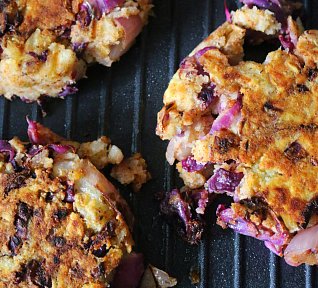 Originální zeleninový britský recept Bubble & squeak Originální zeleninový britský recept Bubble & squeak