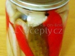 Okurkové řezy s paprikou