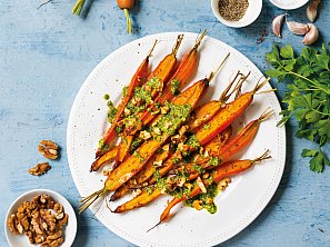 Pečená mrkev s petrželkovým pestem