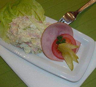 Květákový salát s bramborami