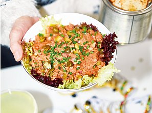 Domácí tatarák s chlebovými chipsy