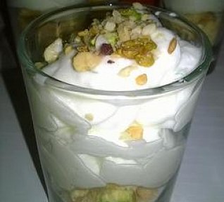 Limetková pěna s ořechy