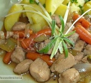 Kuřecí maso s baby mrkvičkami