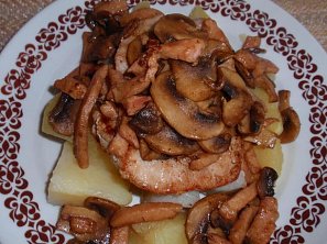 Přírodní plátek se šunkou a žampiony