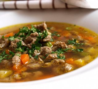 Hovězí vývar / hovězí polévka