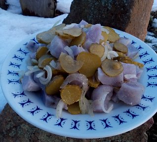 Bramborový salát raz dva z fialových brambor