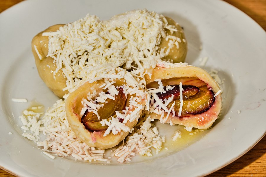 Švestkové knedlíky z tvarohového těsta