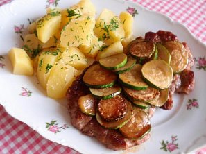 Přírodní maso s cuketou - minutka