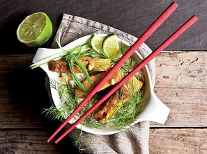 Hanojská rybka s koprem a arašídovou omáčkou