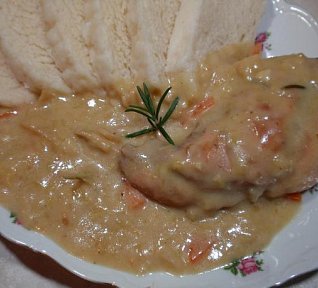 Bylinkové kuřecí řízky na zelenině