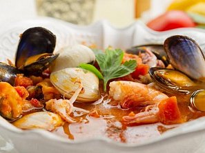 Italská rybí polévka „caciucco“