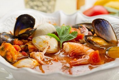 Italská rybí polévka „caciucco“