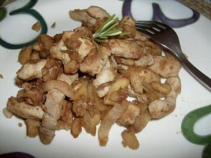 Vepřové nudličky s kaštany a rozmarýnem