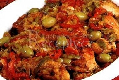 Kuře s paprikou a olivami