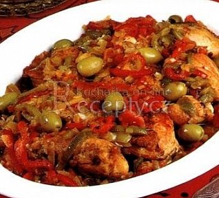Kuře s paprikou a olivami
