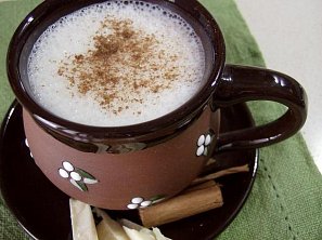 Bílá čokoláda se skořicí Bílá čokoláda se skořicí