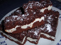 Drobenkový kakaový koláč s tvarohem