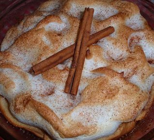 Hruškovo-skořicová žemlovka se sněhem