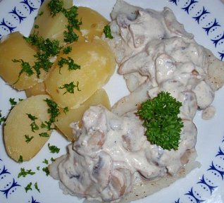 Ryba s houbovo-smetanovou omáčkou