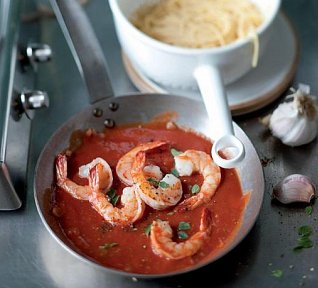 Rajčatová omáčka s krevetami
