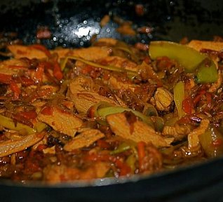 Kuřecí nudličky se zeleninou