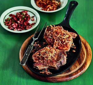 Kotlety s ořechy a smaženou cibulkou