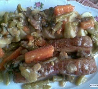 Bůček na zelenině