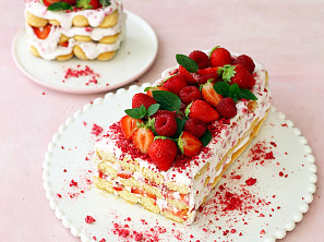 Letní tiramisu s jahodami a malinami