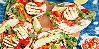 Tacos s grilovanou zeleninou a omáčkami