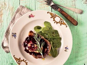 Jehněčí filet s borůvkami