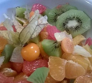 Citrusový salát s physalis