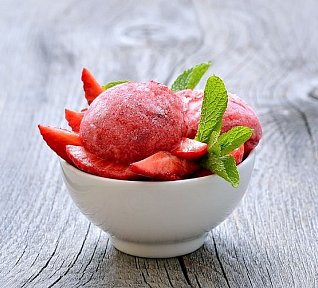 Jednoduchá jahodová zmrzlina