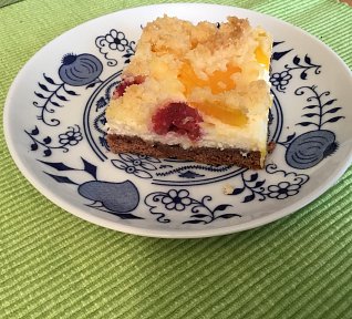 Super letní tvarohový koláč s ovocem