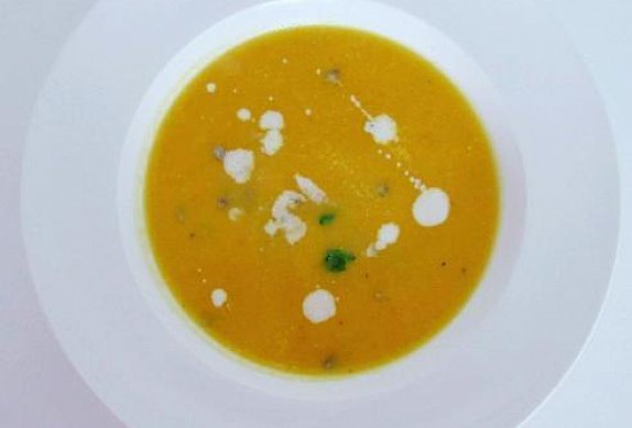 Mrkvová polévka s pomerančem photo-0
