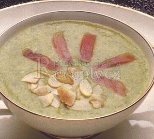 Brokolicová polévka s lososem