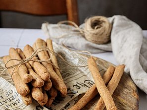 Celozrnné sýrové tyčky