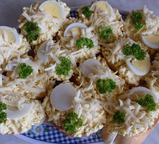 Rychlá vajíčková pomazánka s pomazánkovým máslem