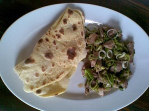 Masové nudličky s pórkem na zázvoru