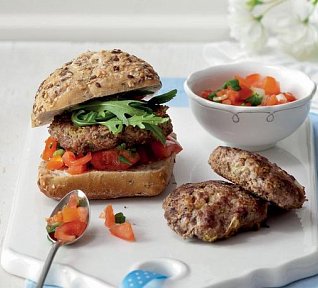 Kapustové hamburgery s rajčatovou salsou