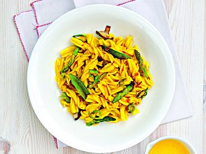Fusilli s krémovou šafránovou omáčkou