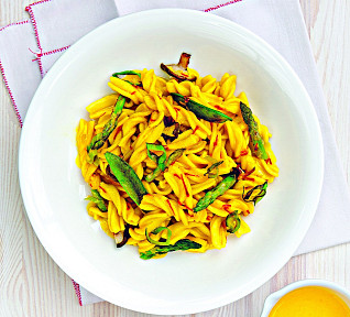 Fusilli s krémovou šafránovou omáčkou